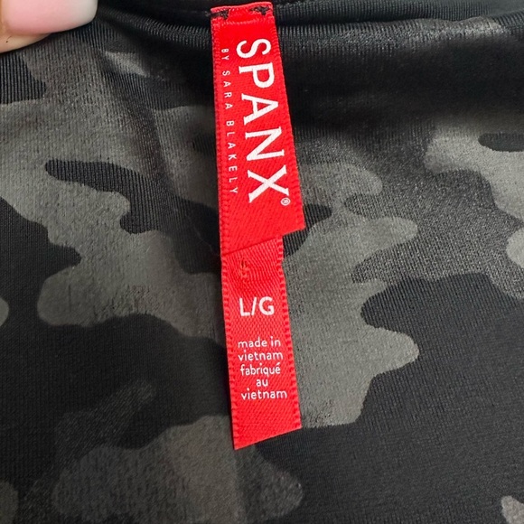 Spanx Faux Leather Leggings - Black Camo NWOT - Picture 3 of 4